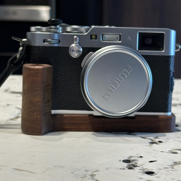 Fujifilm X100 Series Custom Wooden Grip for Camera - Picture 1 of 2
